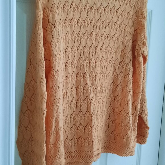 Beautiful Design, Soft, Comfortable Cardigan for Woman 100% Acrylic. - Picture 2 of 4